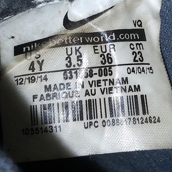 Nike Toki Grey & Black low profile sneakers - Picture 5 of 7